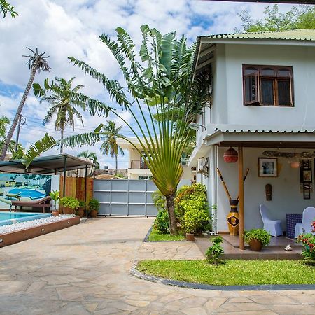 Saadani Tourist Center - Hostel ดาร์เอสซาลาม ภายนอก รูปภาพ