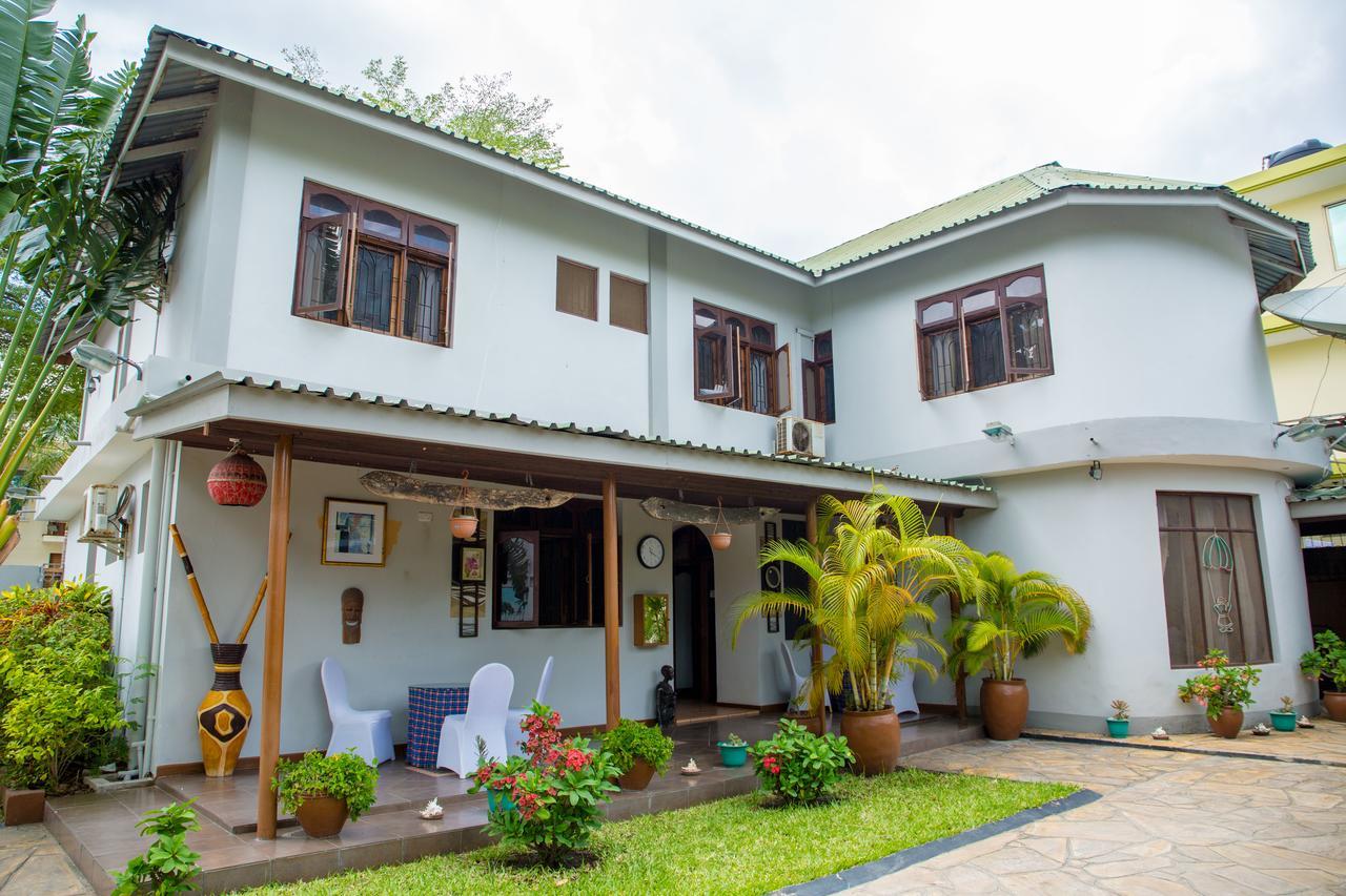 Saadani Tourist Center - Hostel ดาร์เอสซาลาม ภายนอก รูปภาพ